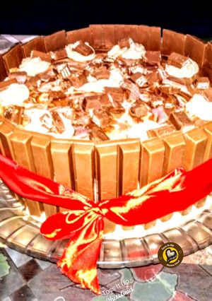 A picture of Chocolate Kitkat Cake.