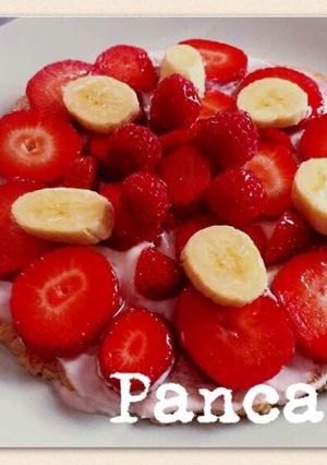 Foto principal de Tortitas de avena con frutas rojas