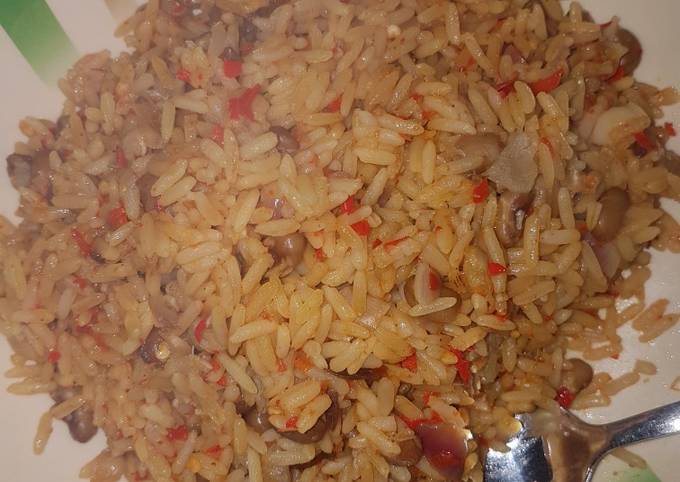 How to cook Nigerian Jollof Rice and Beans - Nigerianfoodiehub