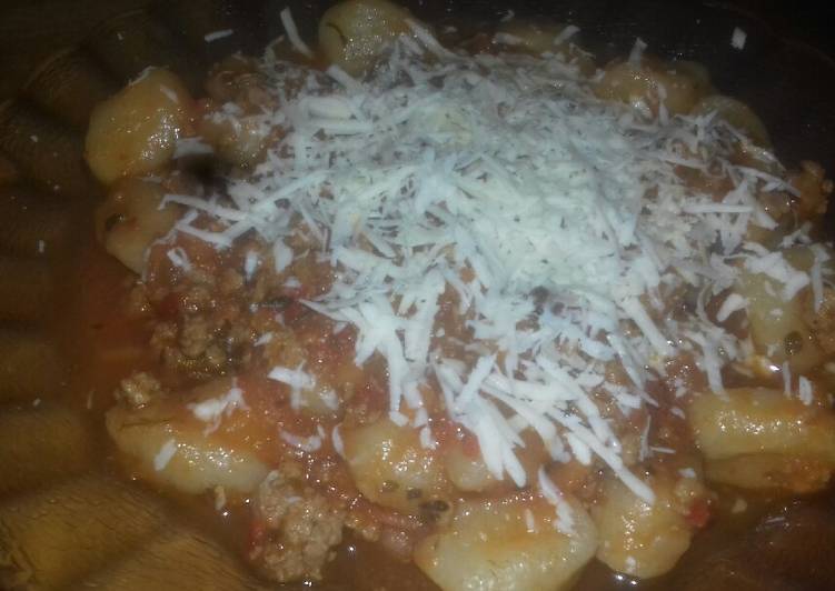 Ñoquis Con Salsa Bolognesa