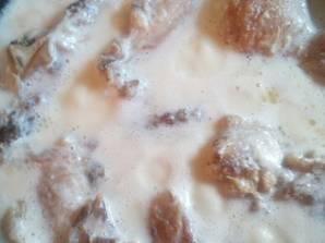 Куриные бедра в чесночно майонезном соусе