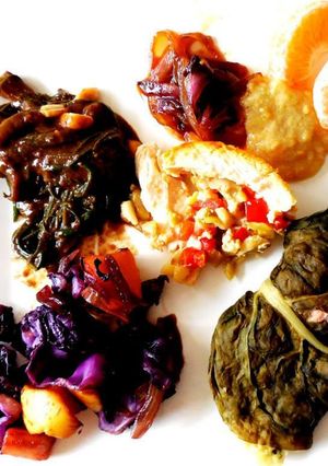 Una foto de Pechuga Martín rellena de chile poblano rojo, elote y requesón