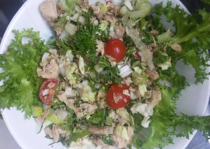 Tuna Cold Salad Recipe by Sana Tungekar - Cookpad