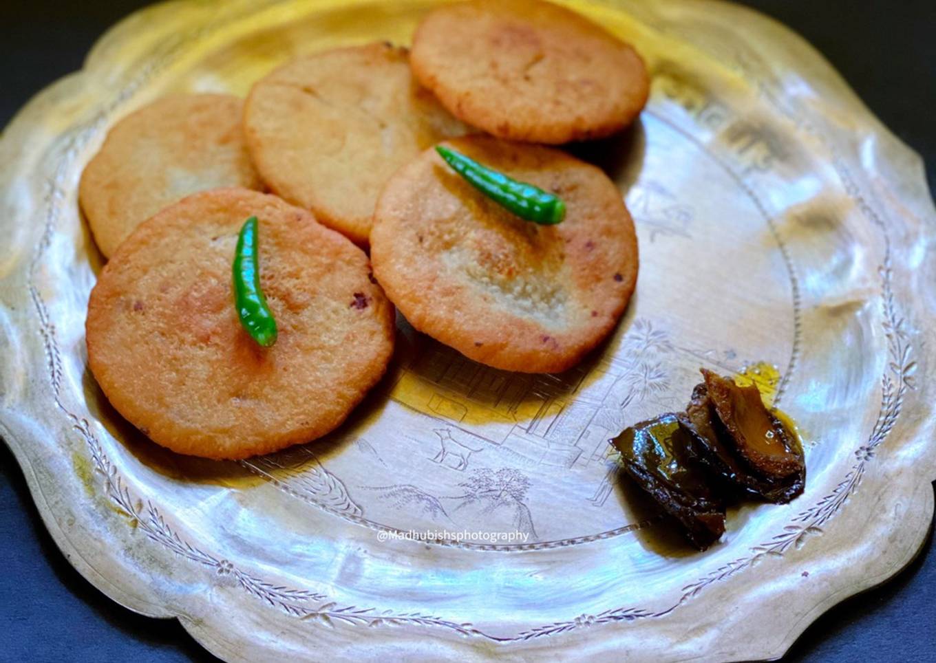Jodhpuri style Onion Kachori