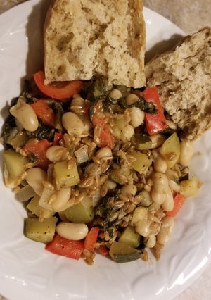 A picture of White beans and farro stew (vegan).