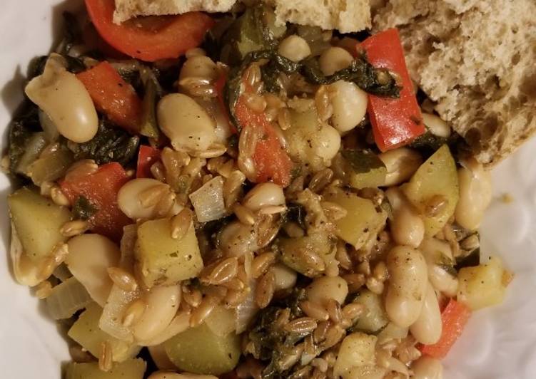 Step-by-Step Guide to Prepare Quick White beans and farro stew (vegan)