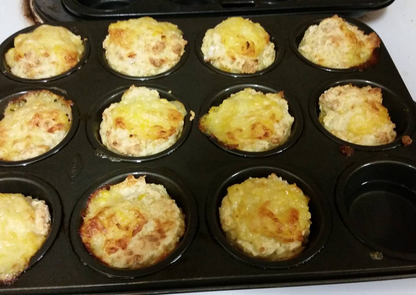 Cheesy corn muffins