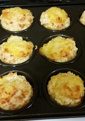 A picture of Cheesy corn muffins.