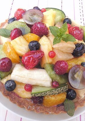 A picture of Tarte aux Fruits (Fruit Tart).