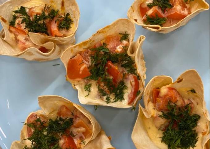 ПП корзиночки из лаваша с помидором и сыром