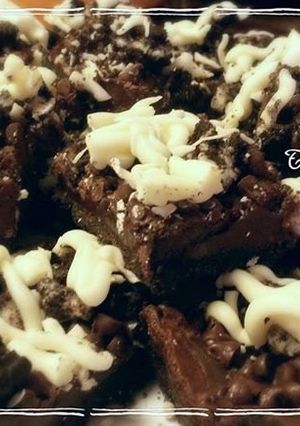 A picture of ~ Triple Chocolate Oreo Bars ~.