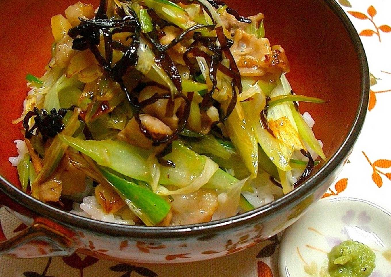 Super Quick Dish! Shio-Kombu Buttered Pork and Japanese Leek Over Rice
