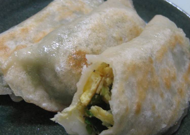 Recipe of Perfect Chinese Chive and Egg Gyoza (A Chinese Home Recipe)