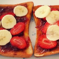 A picture of Fruity Toast.