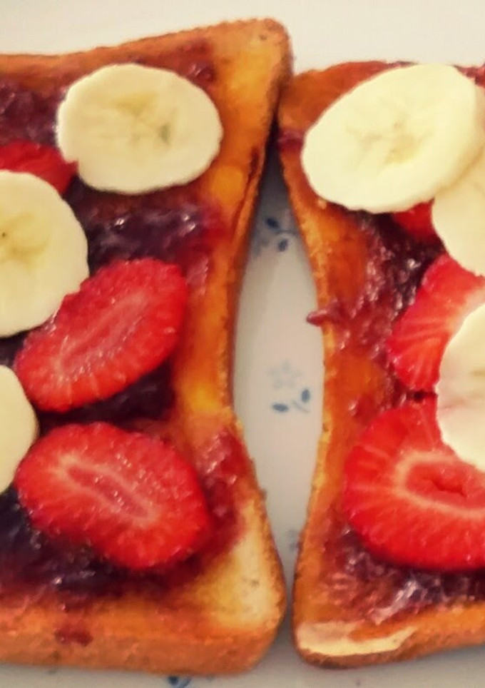 A picture of Fruity Toast.
