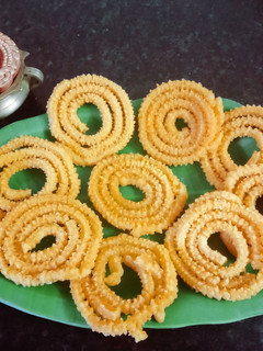 புழுங்கல் அரிசி கார முள்ளு முறுக்கு(mullu murukku recipe in tamil) செய்முறை முக்கிய புகைப்படம்