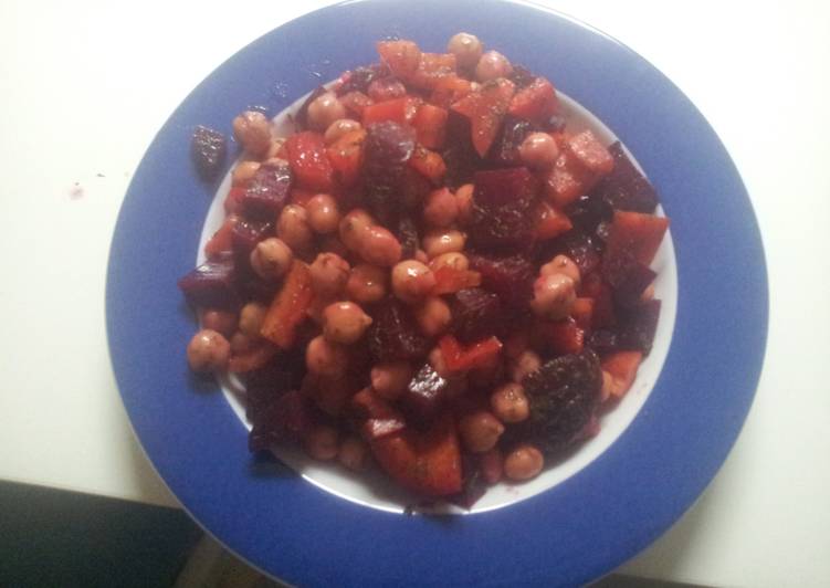 Recipe of Homemade Healthy red beet and chickpea salad