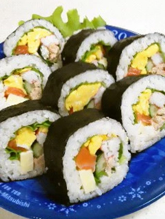 Easy Steps to Prepare Recipes Salad Roll (with rolling instructions) the Can Spoil the Tongue So Delicious.