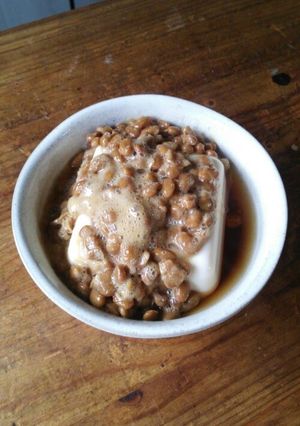A picture of Great for Dieters! Tofu Topped With Natto.