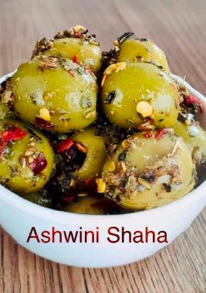 A picture of Spicy Green Olive Pickle.