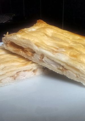 A picture of Sophie's simple red Thai chicken pastry slice.