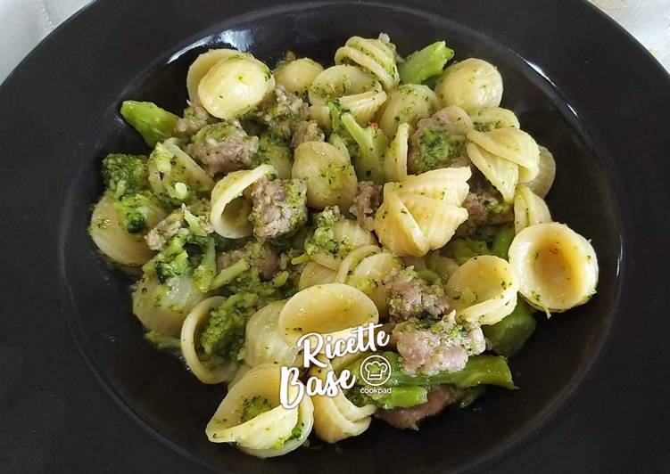 Orecchiette broccoli e salsiccia