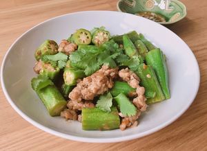 Hình của món Đậu Bắp Xào Thịt Bằm.