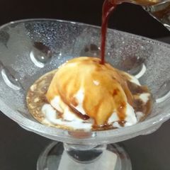 A picture of Affogato / Ice Cream With Coffee.