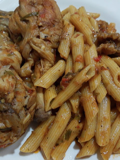 Una foto de Macarrones con pollo