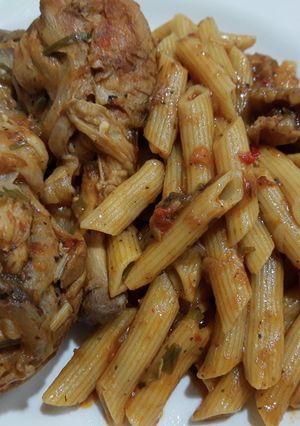 Una foto de Macarrones con pollo