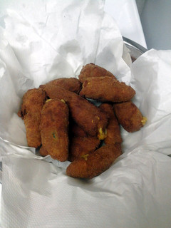A picture of jalapeno pepper poppers.