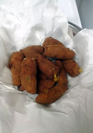 A picture of jalapeno pepper poppers.