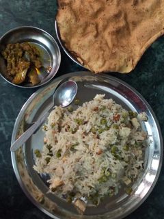 A picture of Matar Paneer Pulao.