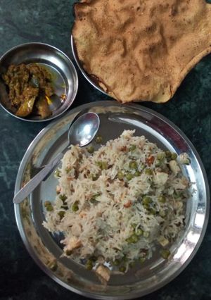 A picture of Matar Paneer Pulao.