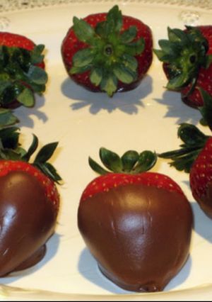 A picture of Chocolate vodka strawberries.