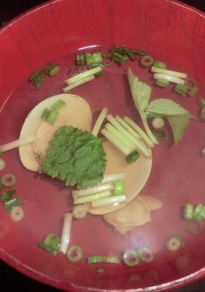 A picture of Hamaguri Clam Clear Broth.