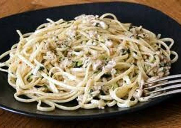 Clam Linguini in White Sauce