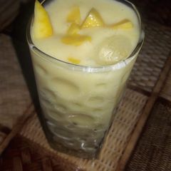 Mango lassi A picture of Mango lassi.