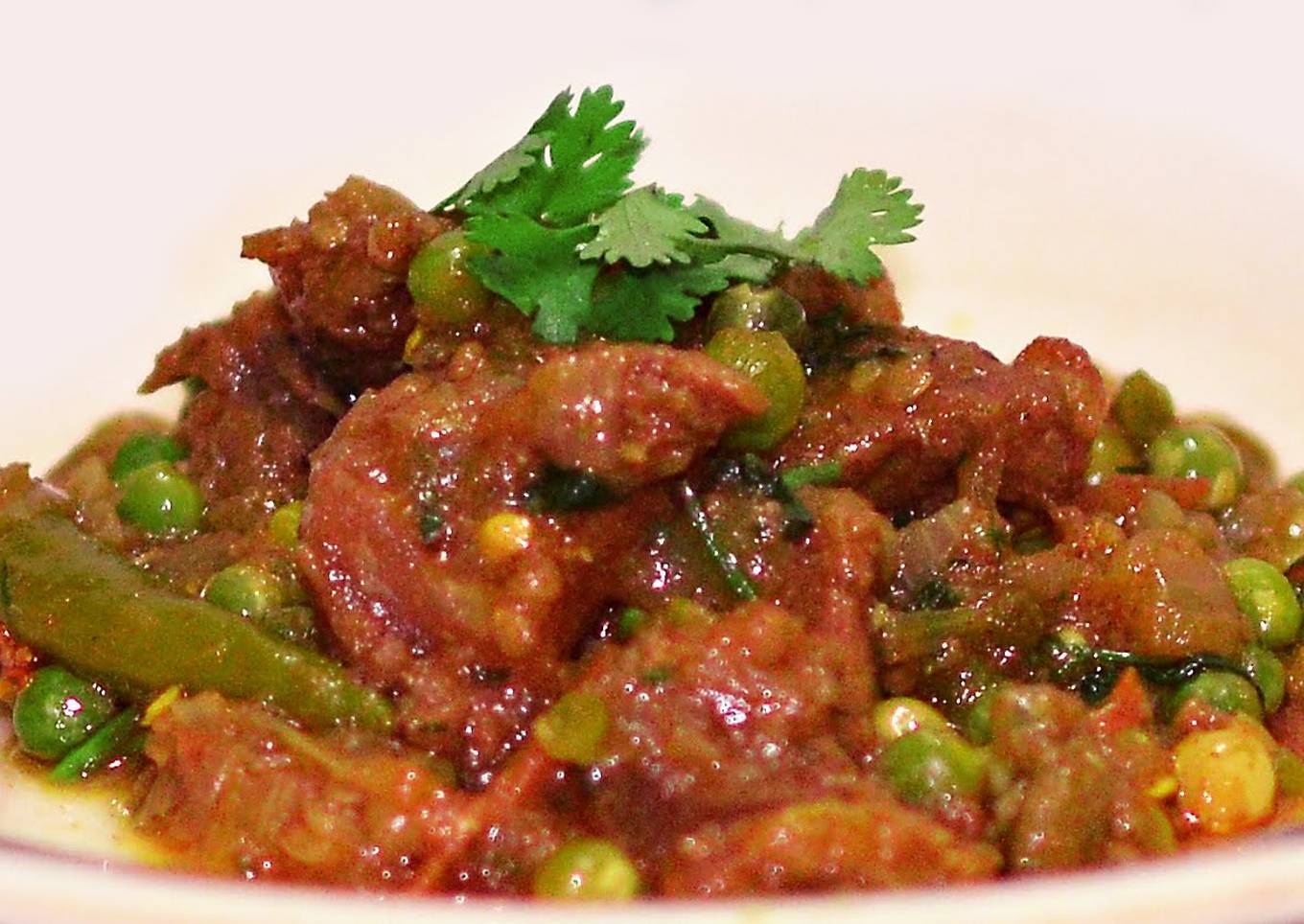 Spicy Beef Masala with Green Pea's