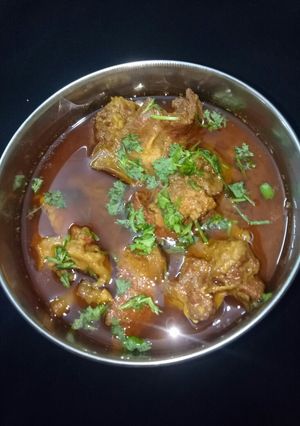 मटन ग्रेवी (mutton gravy recipe in Hindi) रेसिपी मुख्य फोटो