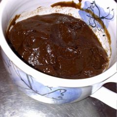A picture of avocado chocolate cream.