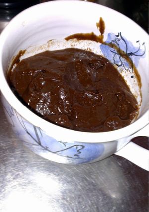 A picture of avocado chocolate cream.