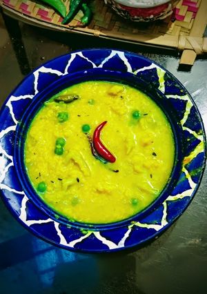 কড়াইশুঁটি ও ফুলকপি দিয়ে মুগডাল (karaishuti o fulkopi diye moong dal recipe in Bengali) রেসিপির প্রধান ছবি