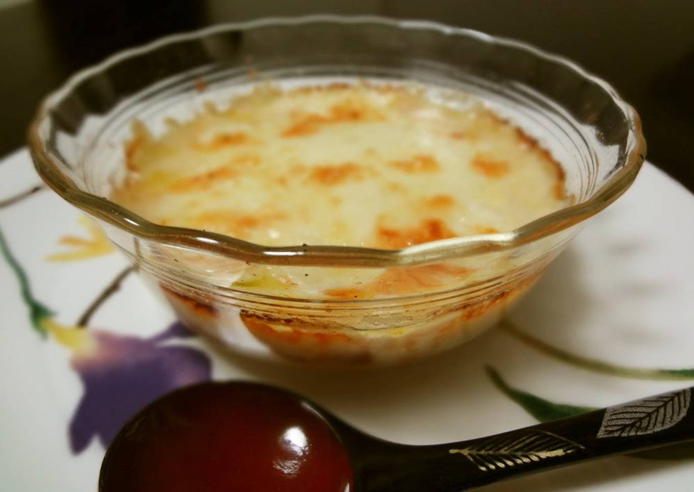 Japanese leek bowl with thin olives and white tofu