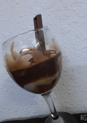 A picture of Chocolate whipping cream.