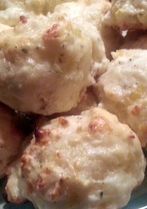 A picture of Cheddar Garlic Biscuits.