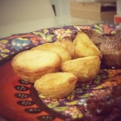 A picture of Golden Roast Potatoes.