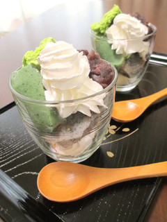 A picture of A Japanese Confection: Namafu Parfait with An-mitsu and Oshiruko.