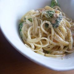 A picture of Creamy Pasta with Your Favorite Ingredients.
