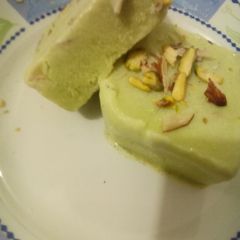 A picture of Pistachio Ice Cream.